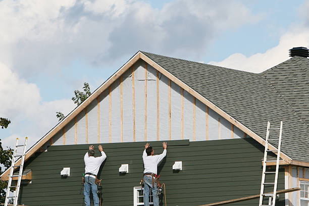 Professional Siding Installation technician working in Hudson, NC